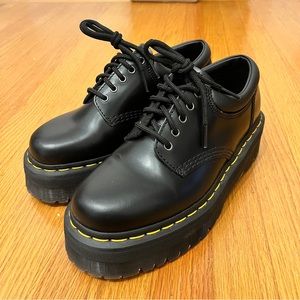 8053 LEATHER PLATFORM CASUAL SHOES DOC MARTENS